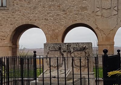 Monumento al Cura Merino