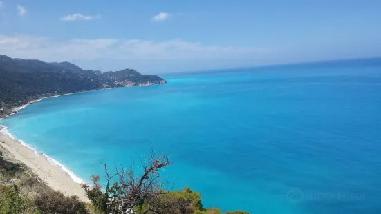 Pefkoulia beach