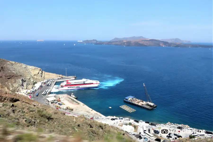 Porto dei traghetti di Athinios