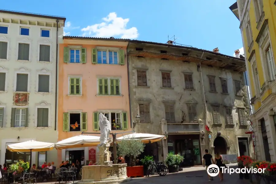 Fontana del Nettuno di Rovereto