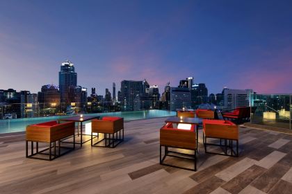 REDSQUARE ROOFTOP BAR