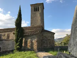 Iglesia de San Pedro de Lárrede