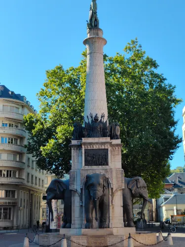 La Fontaine des Elephants (Fountain of Elephants)