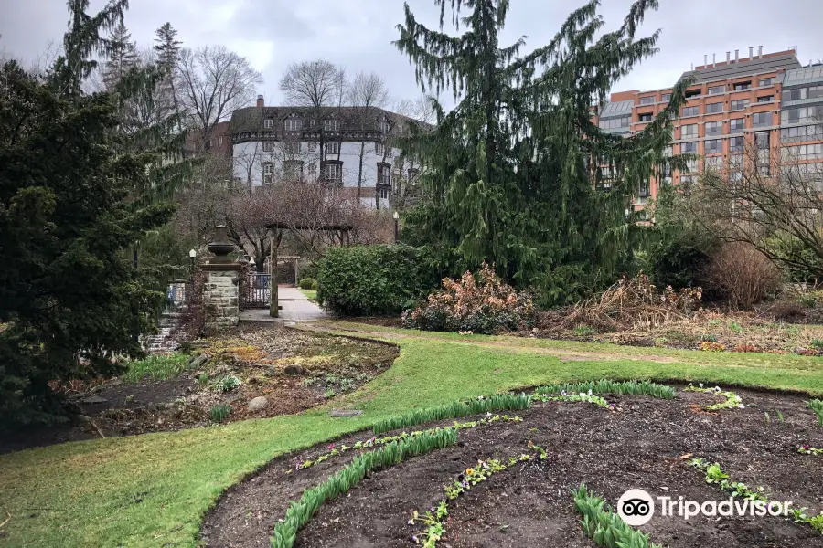 Alexander Muir Memorial Gardens