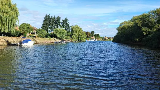 York Naburn Lock Caravan Park