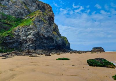 Mawgan Porth Beach