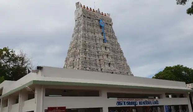Hotels near Thiruchendur Murugan Temple
