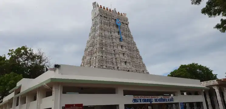 Hotels near Thiruchendur Murugan Temple