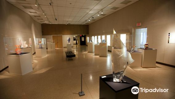 Bergstrom-Mahler Museum of Glass
