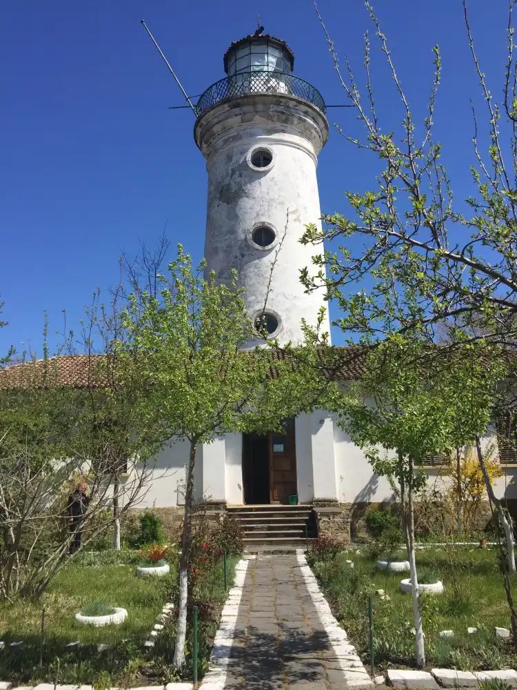Hotels near Farul Vechi