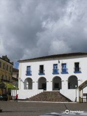 House Of House And Chain Waterfall - Museum