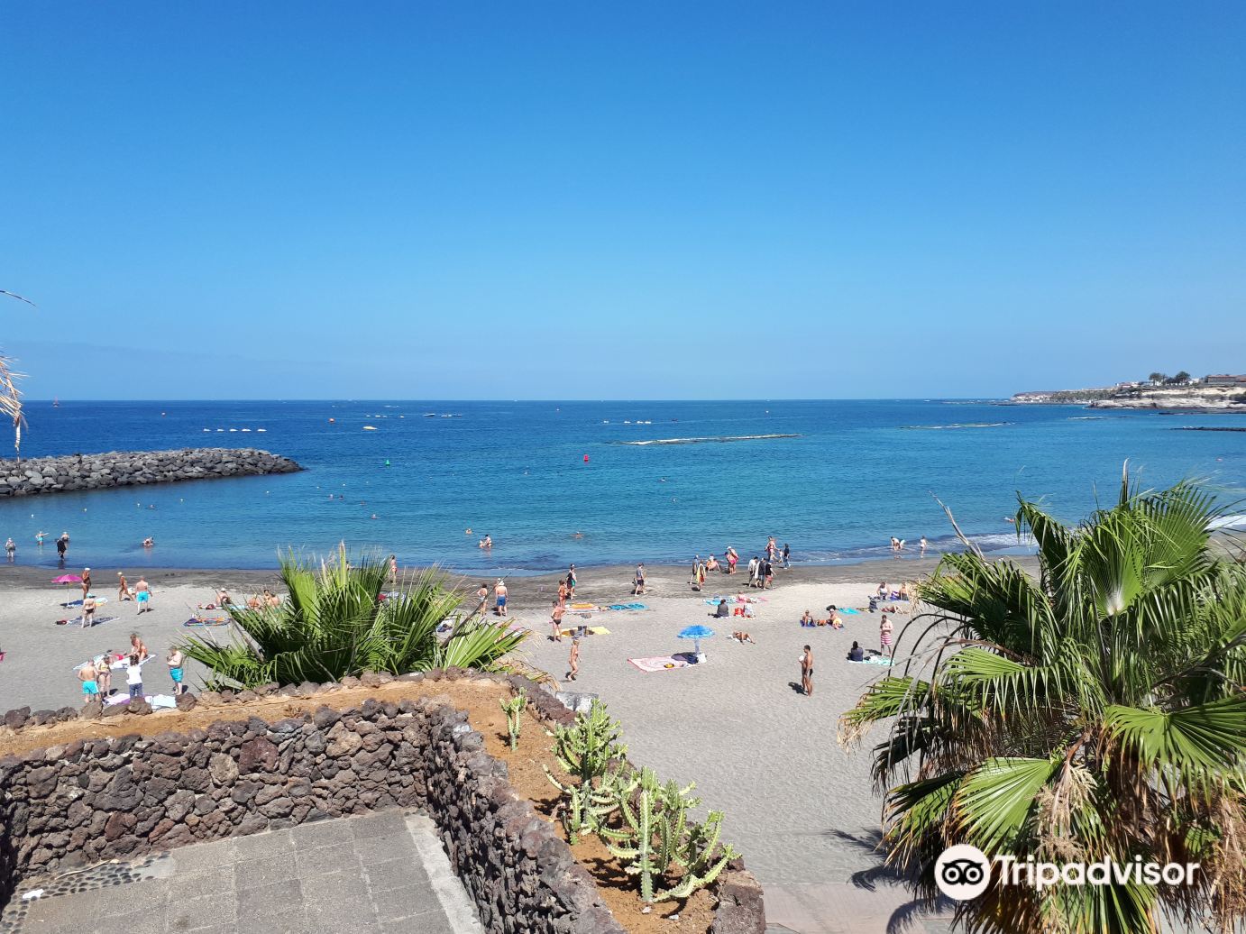 Compare 5 airports near Costa Adeje