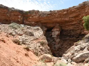 Cocklebiddy Cave