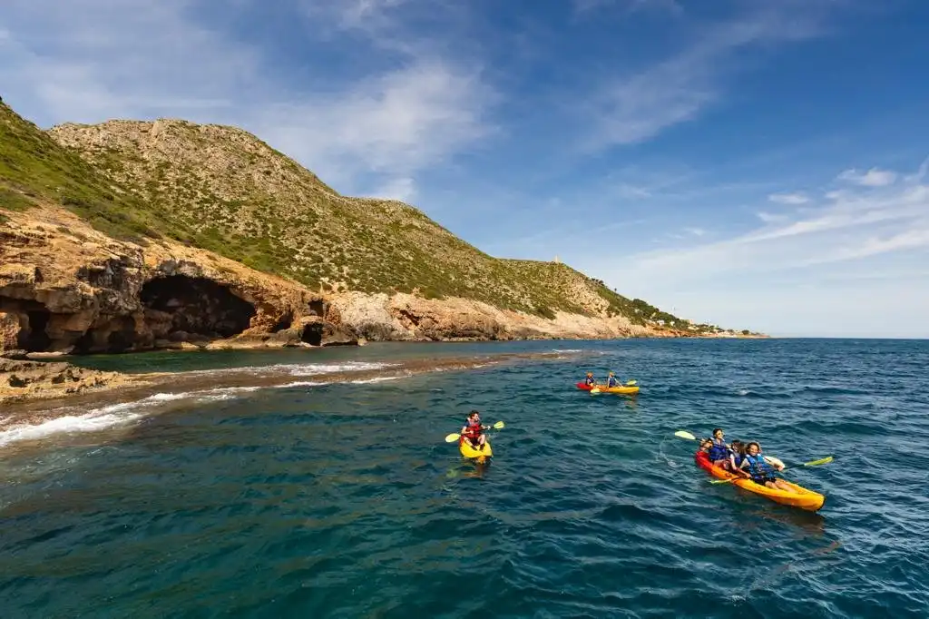 Hotels near Mirador Las Rotas