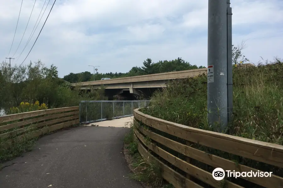 Cedar Side Walking Trail