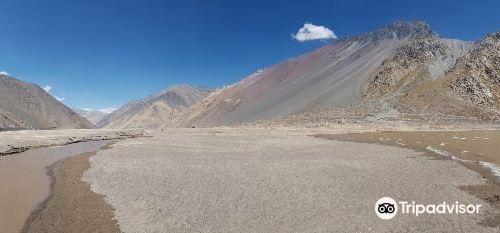 El Yeso Dam