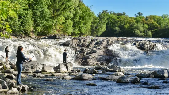 Parc régional de la Rivière-du-Nord | Chutes Wilson (baignade interdite)