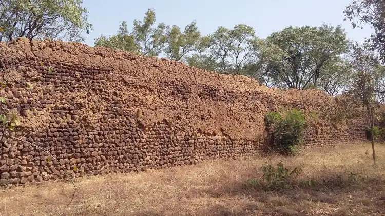 Hotels near The Ruins of Loropeni