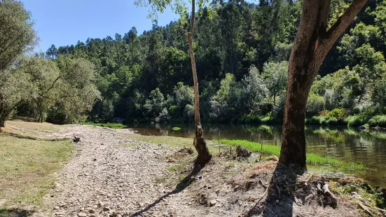 Praia Fluvial De Cavez