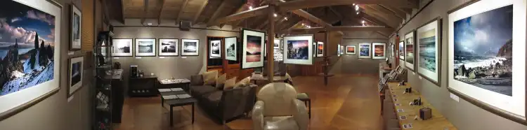 Hotels near Alan Campbell Gallery