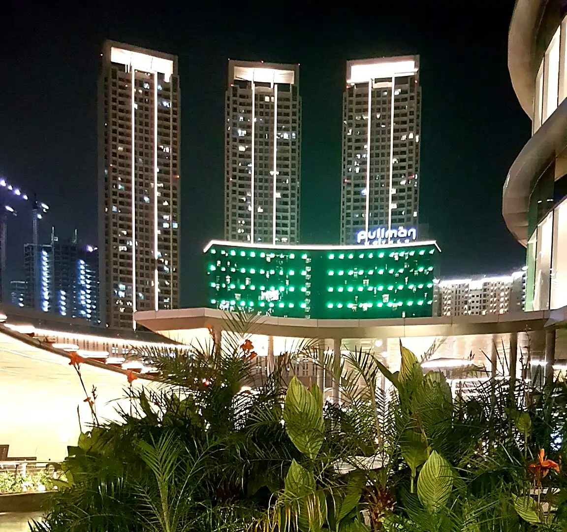 Hotels near Eco Skywalk @ Central Park Mall - NEO SOHO