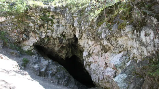 Sugomak Cave