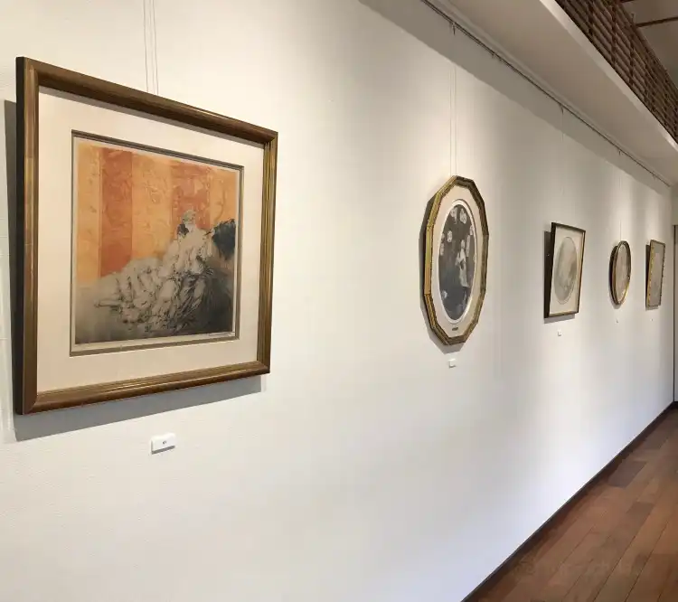 Hotels near Louis Icart Art Museum
