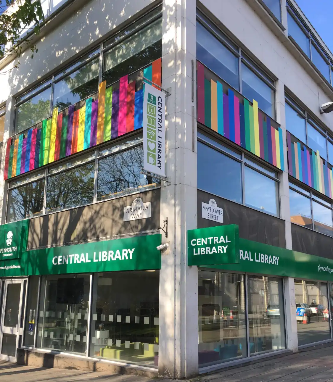 플리머스 중앙도서관 주변 호텔