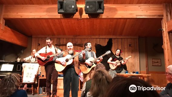 Alaska Cabin Nite Dinner Theatre