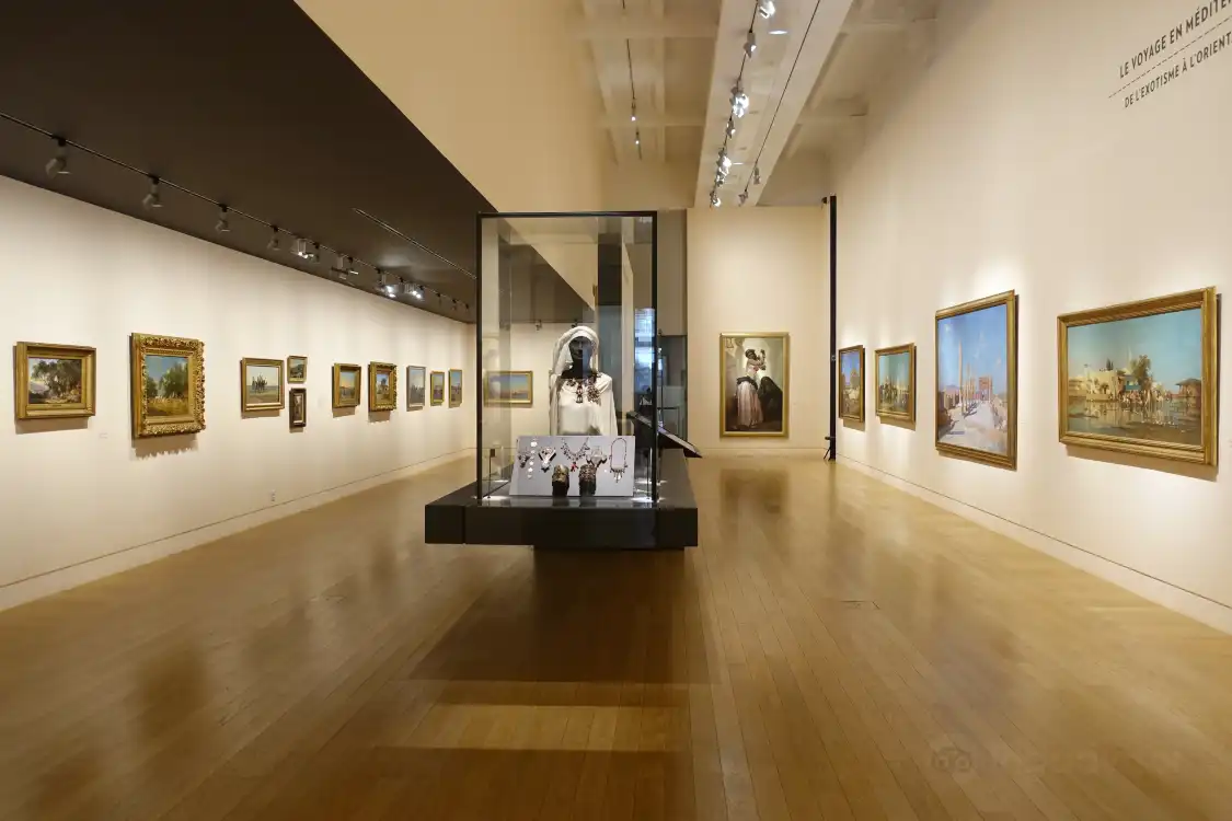 Hotels near Musee d'Art