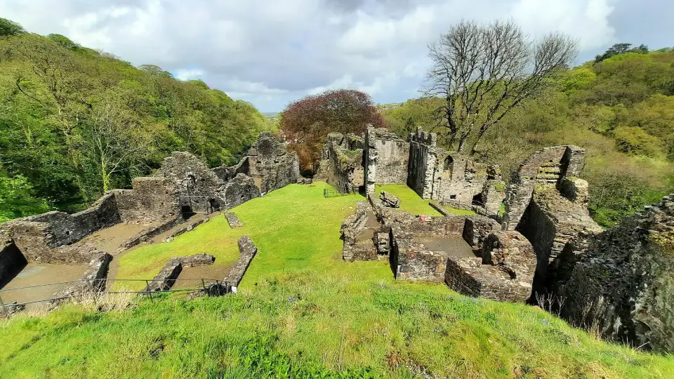 1_Okehampton Castle