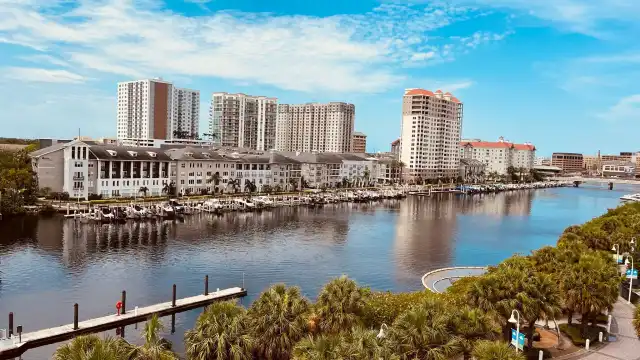Hotels near Tampa Bay History Center