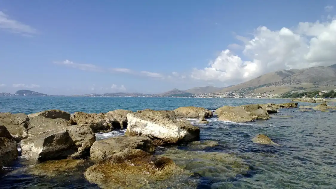 Hotel in zona Lungomare Santo Janni