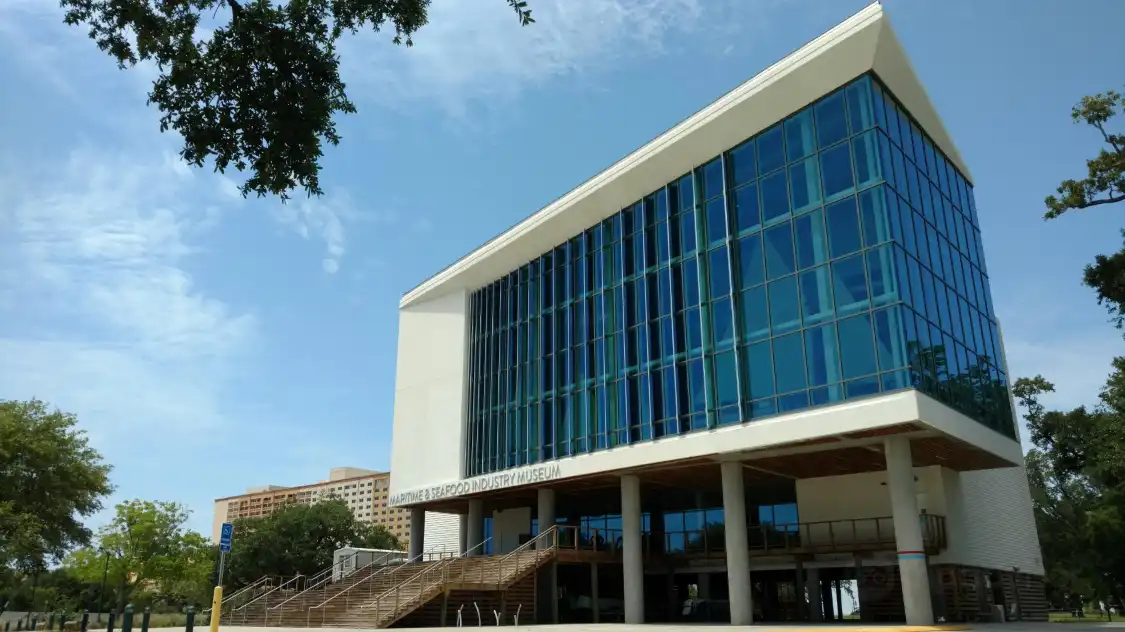 Hotels near Maritime & Seafood Industry Museum