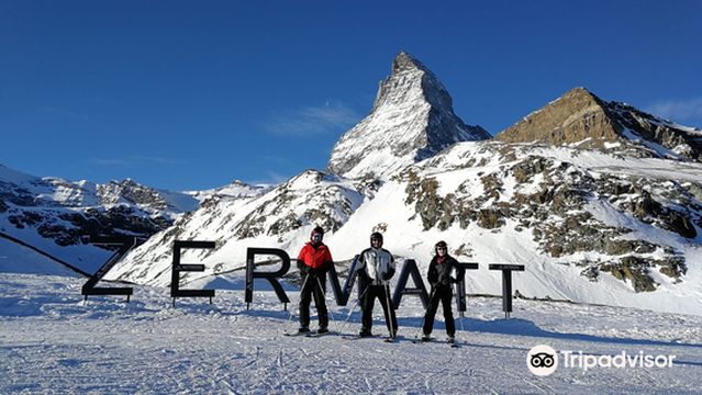 Family Skiing Zermatt