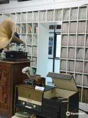 Discs & Machines - Sunny's Gramophone Museum