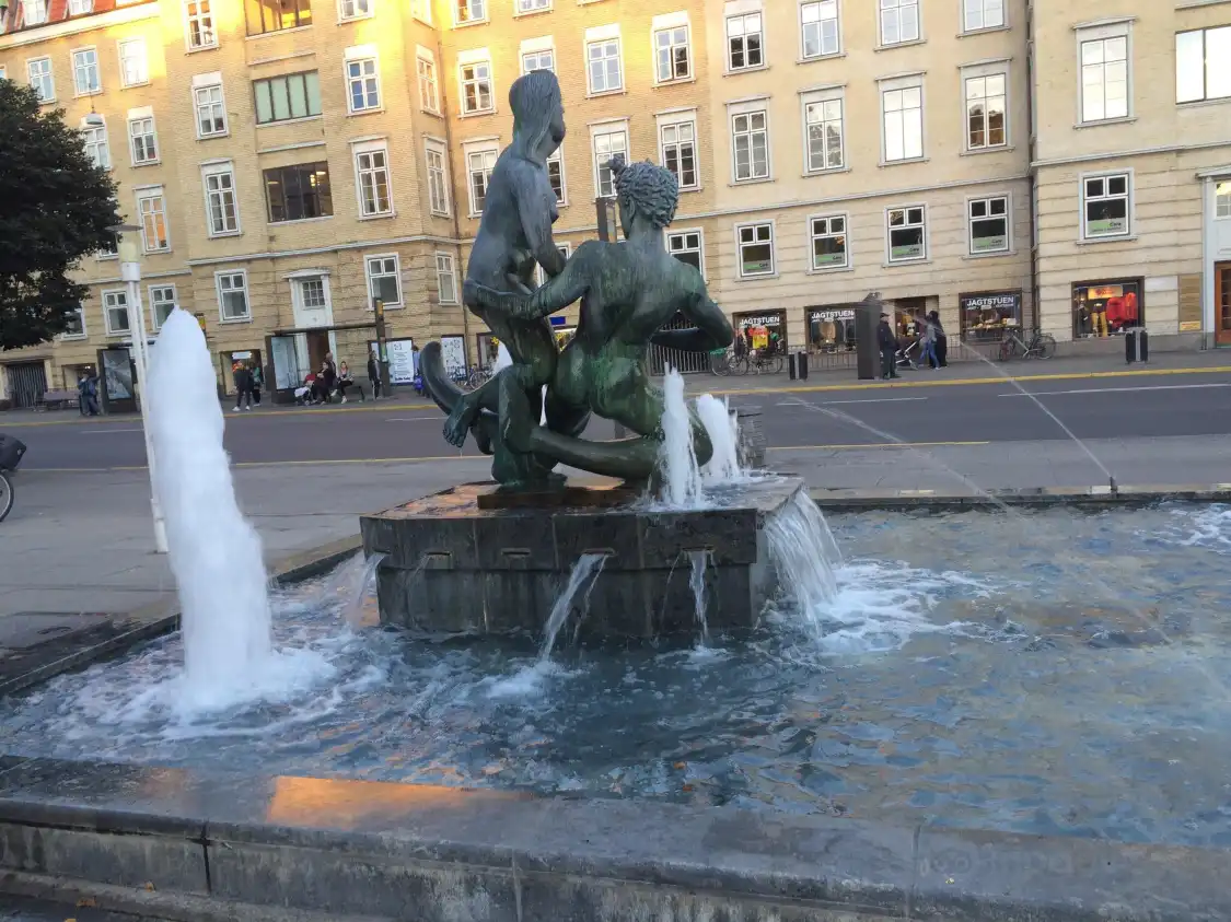 Hotels near Agnete og Havmanden