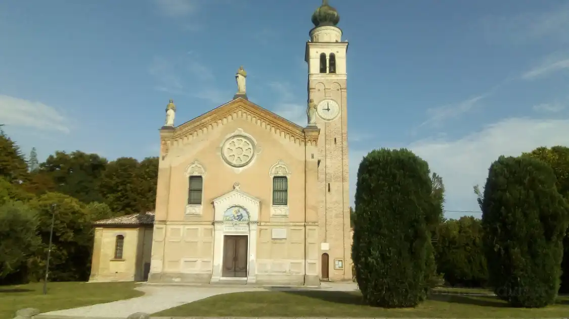 Chiesa Di Campocroce 주변 호텔