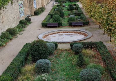 Cour des createurs de Lauris