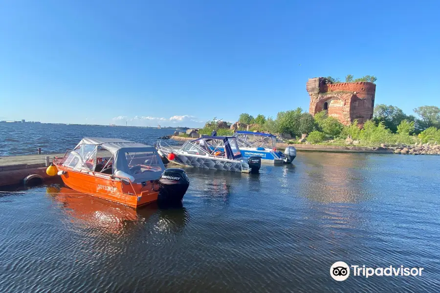 Excurtions to the Forts of Kronshtadt on Ship Kalan