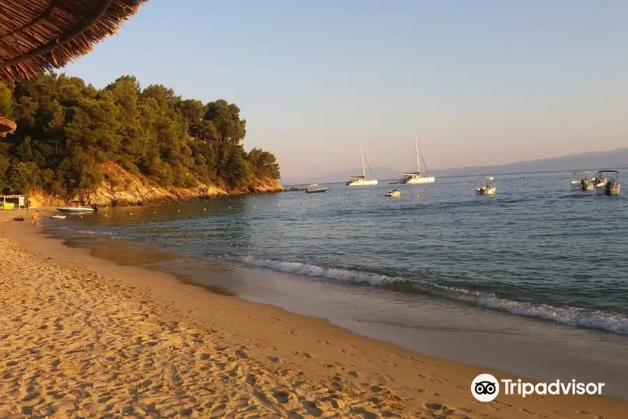 Vromolimnos Beach