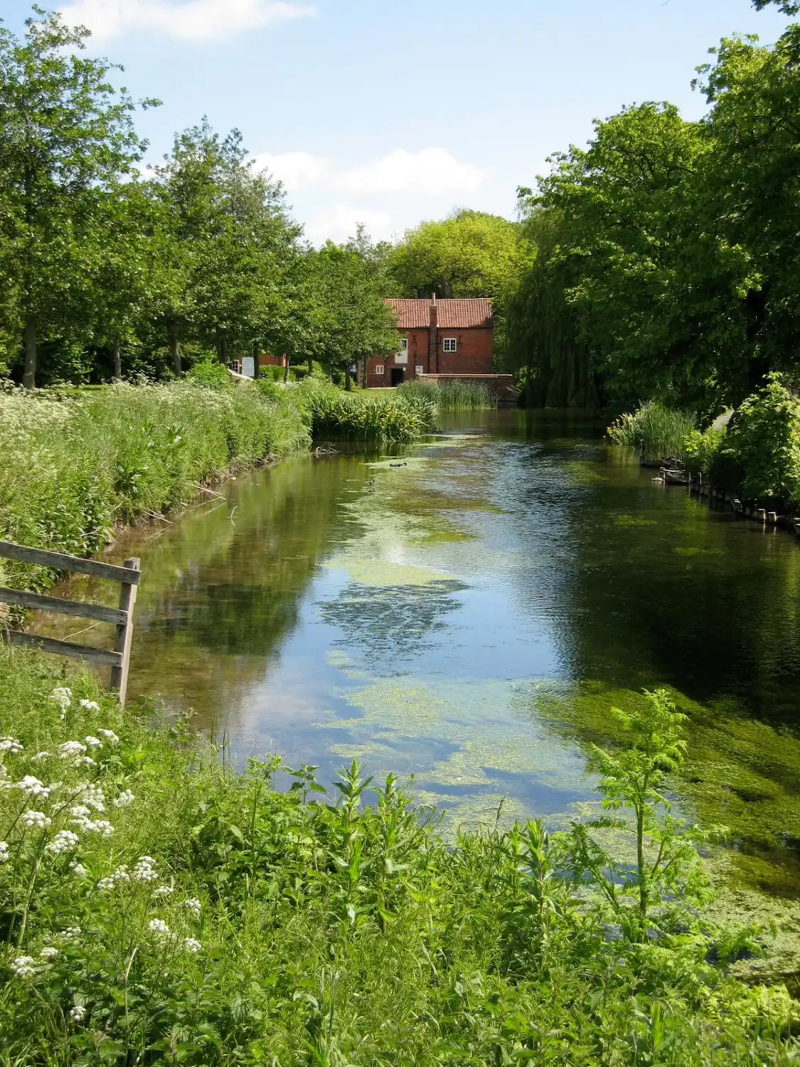 Hotels near Cogglesford Watermill