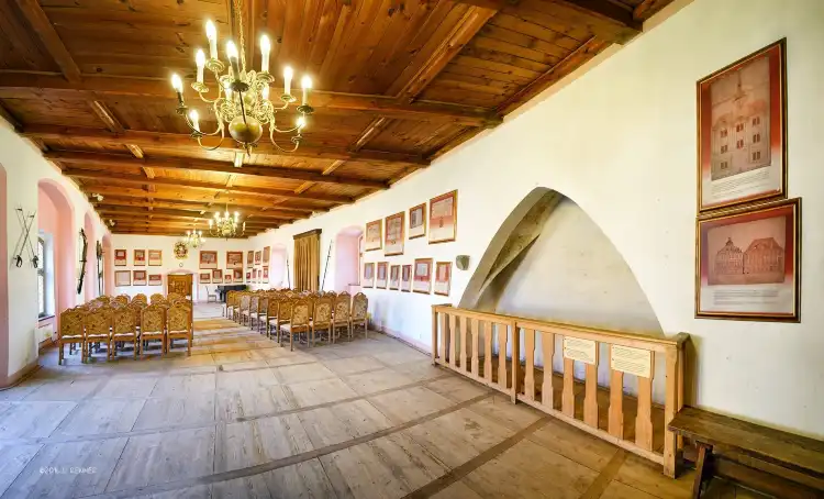 Hotels near Loket Castle