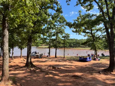 Lake Thunderbird State Park Hotels in Norman