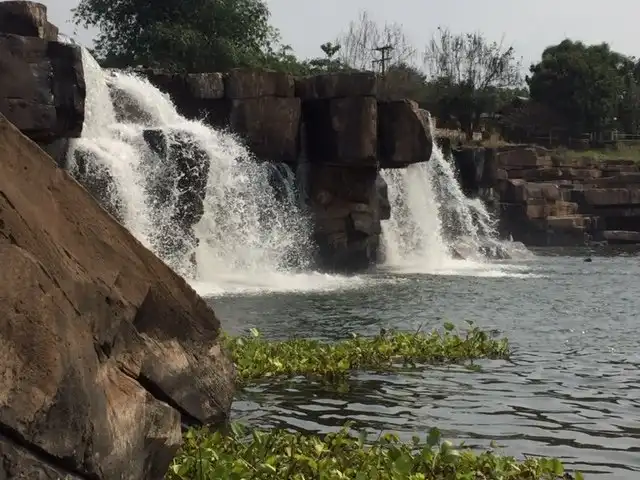 Hotels near Namtok Kaeng Song