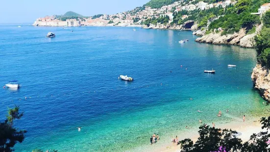 Sveti Jakov Beach