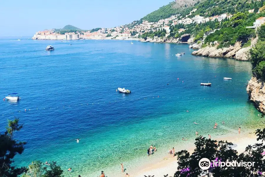 Sveti Jakov Beach