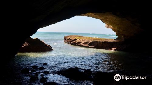 Waenhuiskrans Caves