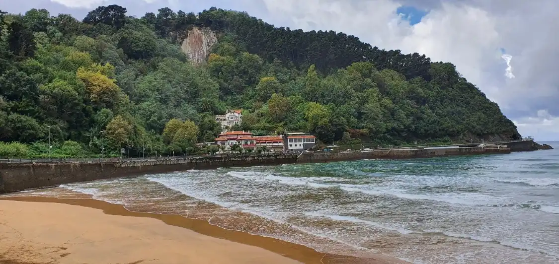 Hotels near Zarautz Beach