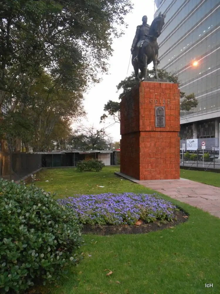 Hotels near Plaza General Manuel Oribe